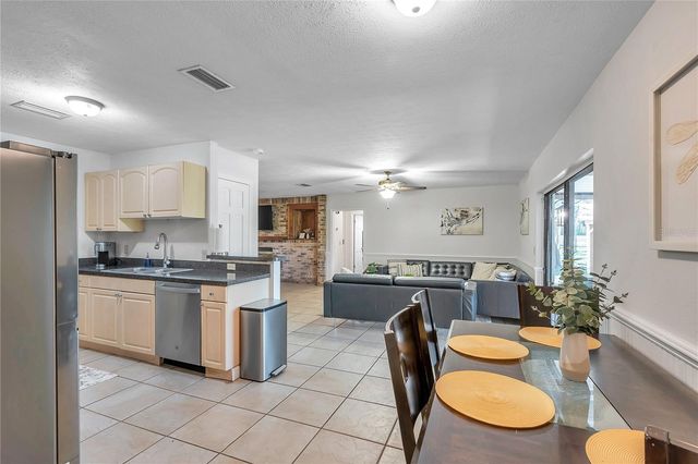 7405 WILLIAMS ROAD, Seffner, FL 33584
