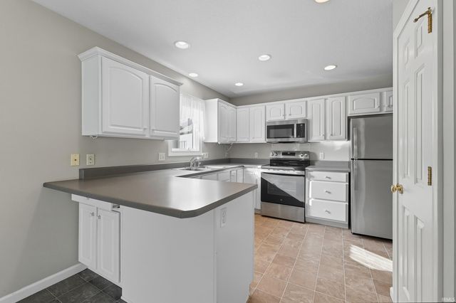 1326 Bluff Pointe Way, Fort Wayne, IN 46845