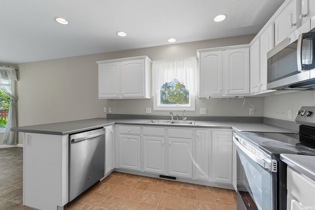 1326 Bluff Pointe Way, Fort Wayne, IN 46845