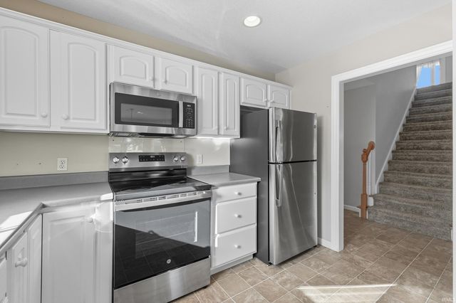 1326 Bluff Pointe Way, Fort Wayne, IN 46845