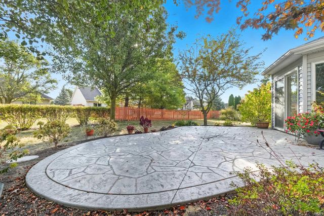 1326 Bluff Pointe Way, Fort Wayne, IN 46845