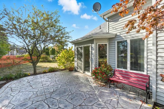 1326 Bluff Pointe Way, Fort Wayne, IN 46845