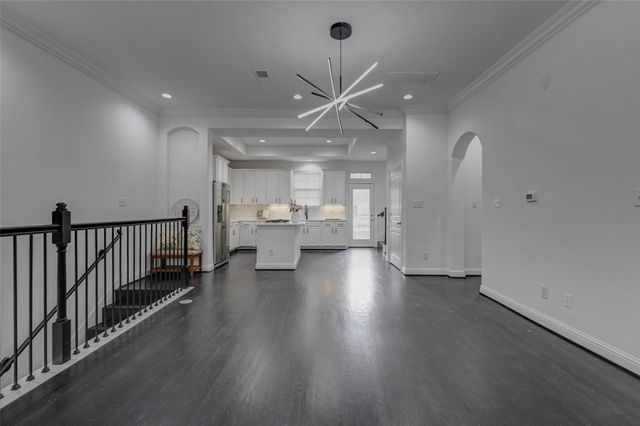 19 Versante Court, Houston, TX 77070