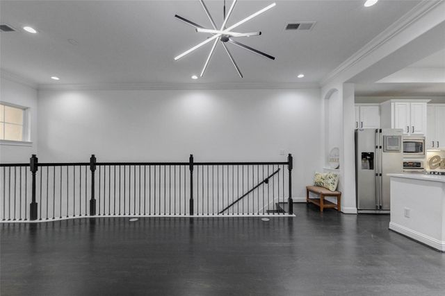 19 Versante Court, Houston, TX 77070