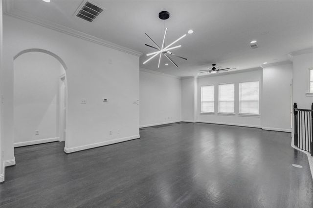 19 Versante Court, Houston, TX 77070