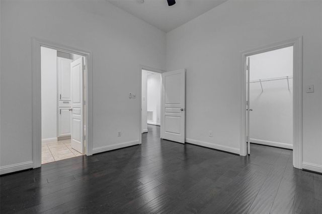 19 Versante Court, Houston, TX 77070