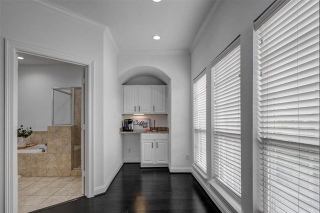 19 Versante Court, Houston, TX 77070