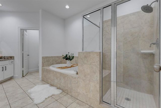 19 Versante Court, Houston, TX 77070