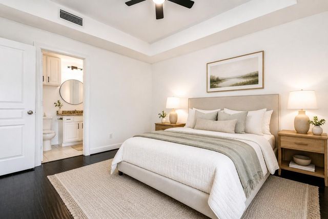 19 Versante Court, Houston, TX 77070