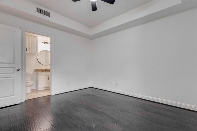 19 Versante Court, Houston, TX 77070