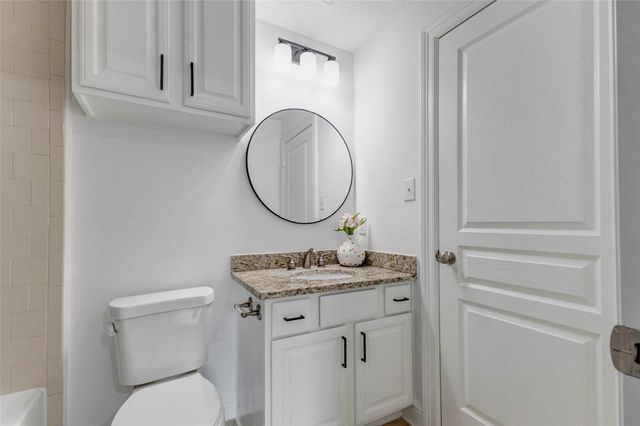 19 Versante Court, Houston, TX 77070