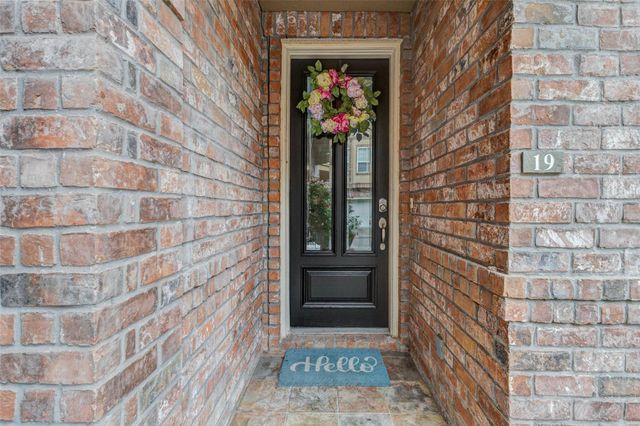 19 Versante Court, Houston, TX 77070