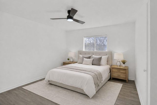 908 Tank ST, Lockhart, TX 78644