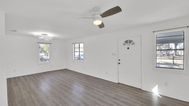 908 Tank ST, Lockhart, TX 78644