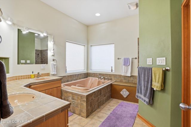 8115 N Highlander Loop, Palmer, AK 99645