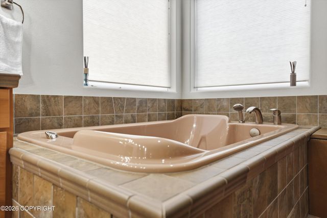 8115 N Highlander Loop, Palmer, AK 99645