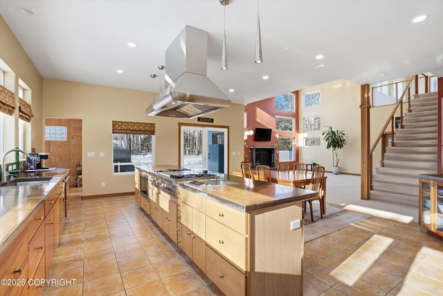 8115 N Highlander Loop, Palmer, AK 99645