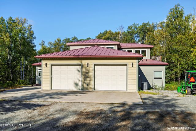 8115 N Highlander Loop, Palmer, AK 99645