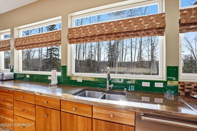 8115 N Highlander Loop, Palmer, AK 99645