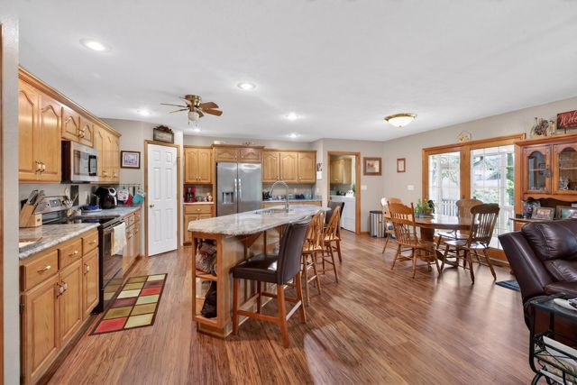 13830 E E Musket Road, Nevada, MO 64772