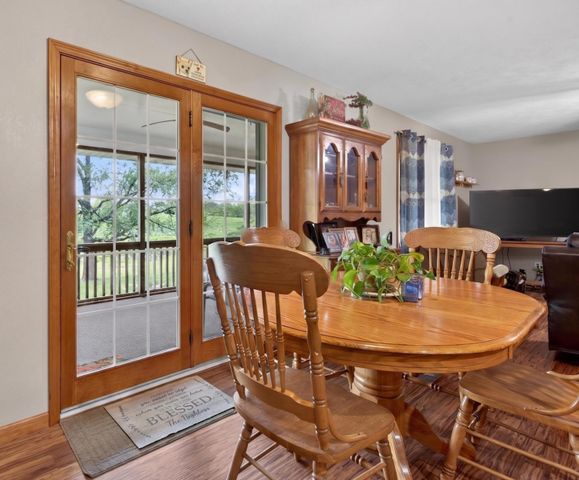 13830 E E Musket Road, Nevada, MO 64772