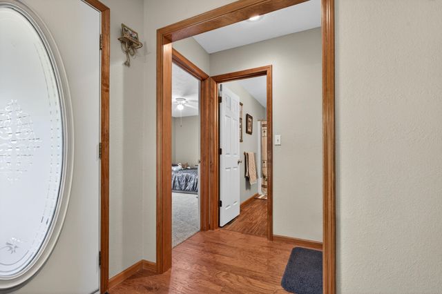 13830 E E Musket Road, Nevada, MO 64772
