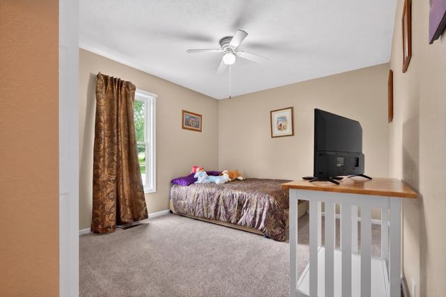 13830 E E Musket Road, Nevada, MO 64772