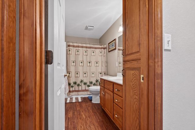 13830 E E Musket Road, Nevada, MO 64772
