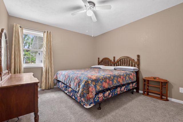 13830 E E Musket Road, Nevada, MO 64772