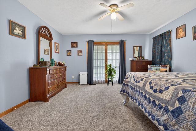 13830 E E Musket Road, Nevada, MO 64772