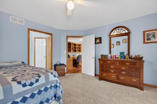 13830 E E Musket Road, Nevada, MO 64772