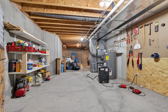13830 E E Musket Road, Nevada, MO 64772