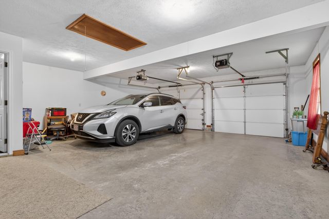 13830 E E Musket Road, Nevada, MO 64772