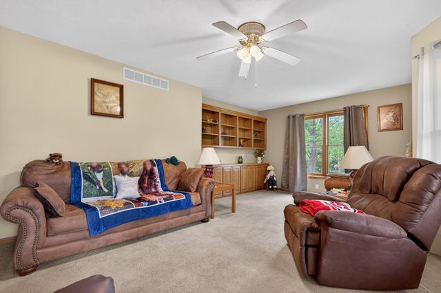 13830 E E Musket Road, Nevada, MO 64772