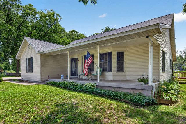 13830 E E Musket Road, Nevada, MO 64772
