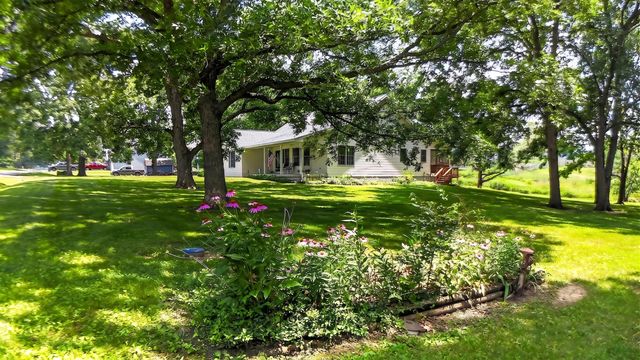 13830 E E Musket Road, Nevada, MO 64772