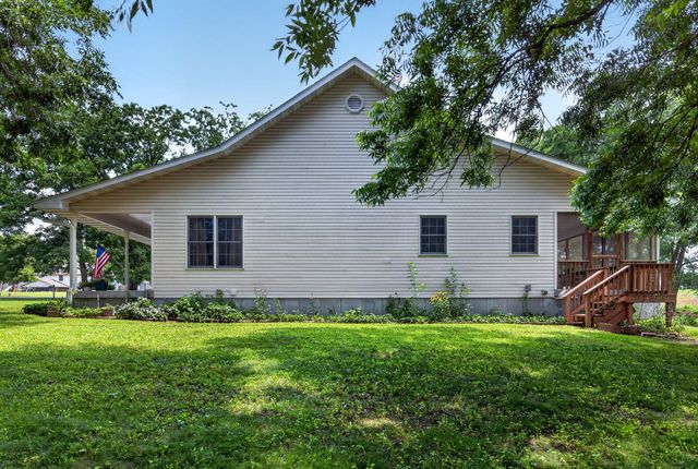 13830 E E Musket Road, Nevada, MO 64772