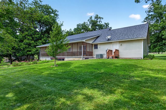 13830 E E Musket Road, Nevada, MO 64772