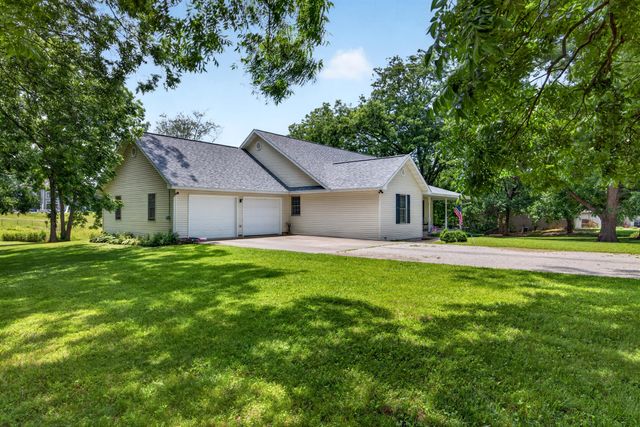 13830 E E Musket Road, Nevada, MO 64772