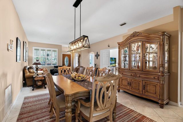 544 NW Cortina Lane, Port St Lucie, FL 34986