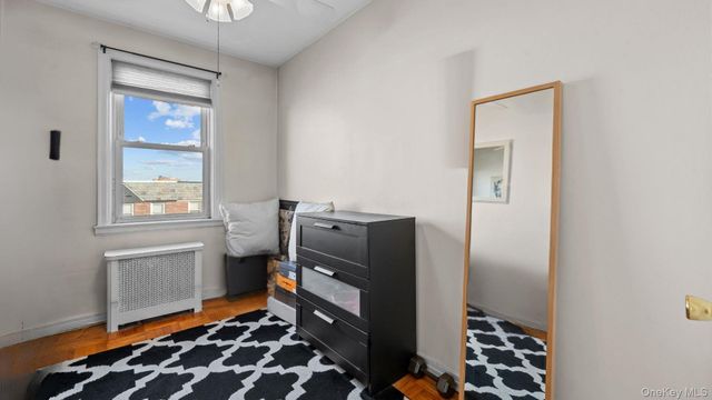 7338 52nd Road, Maspeth, NY 11378