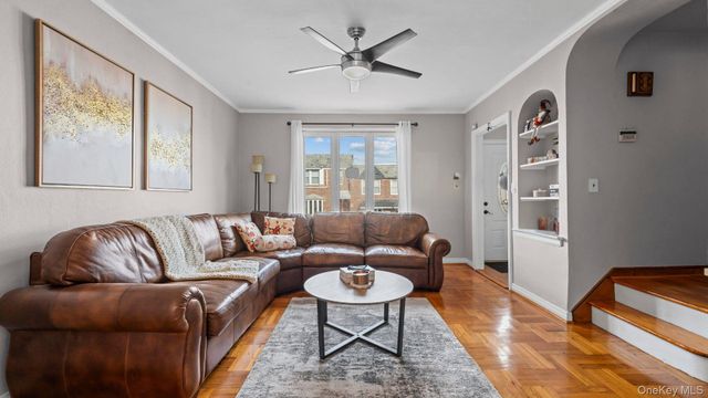 7338 52nd Road, Maspeth, NY 11378