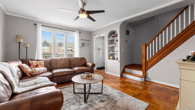 7338 52nd Road, Maspeth, NY 11378