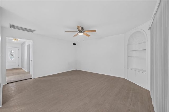 1919 Yucca Drive, Dallas, TX 75217