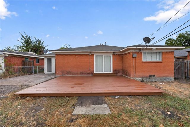 1919 Yucca Drive, Dallas, TX 75217