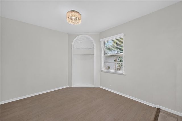 1919 Yucca Drive, Dallas, TX 75217