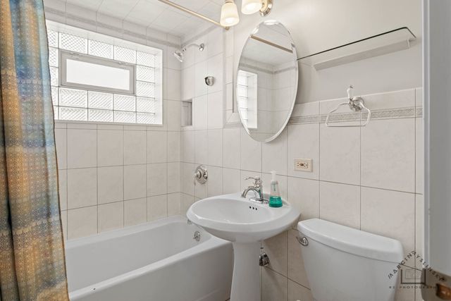 4709 N Odell Avenue, Harwood Heights, IL 60706