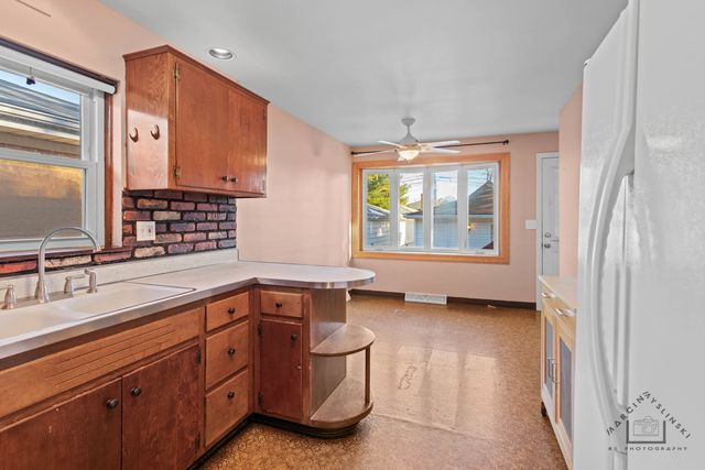 4709 N Odell Avenue, Harwood Heights, IL 60706