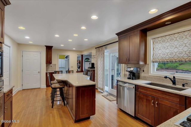 14 Crystal Lane, Bethlehem, NY 12054