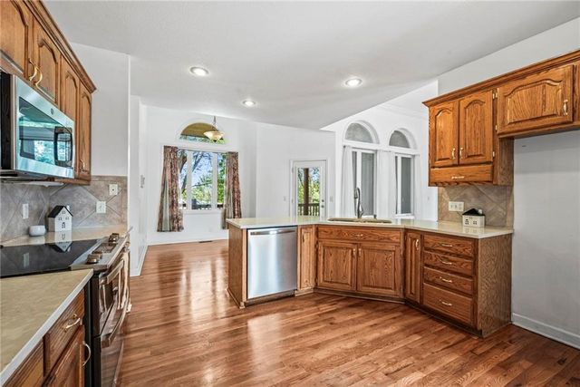 2518 SW Wintervalley Court, Lee's Summit, MO 64081